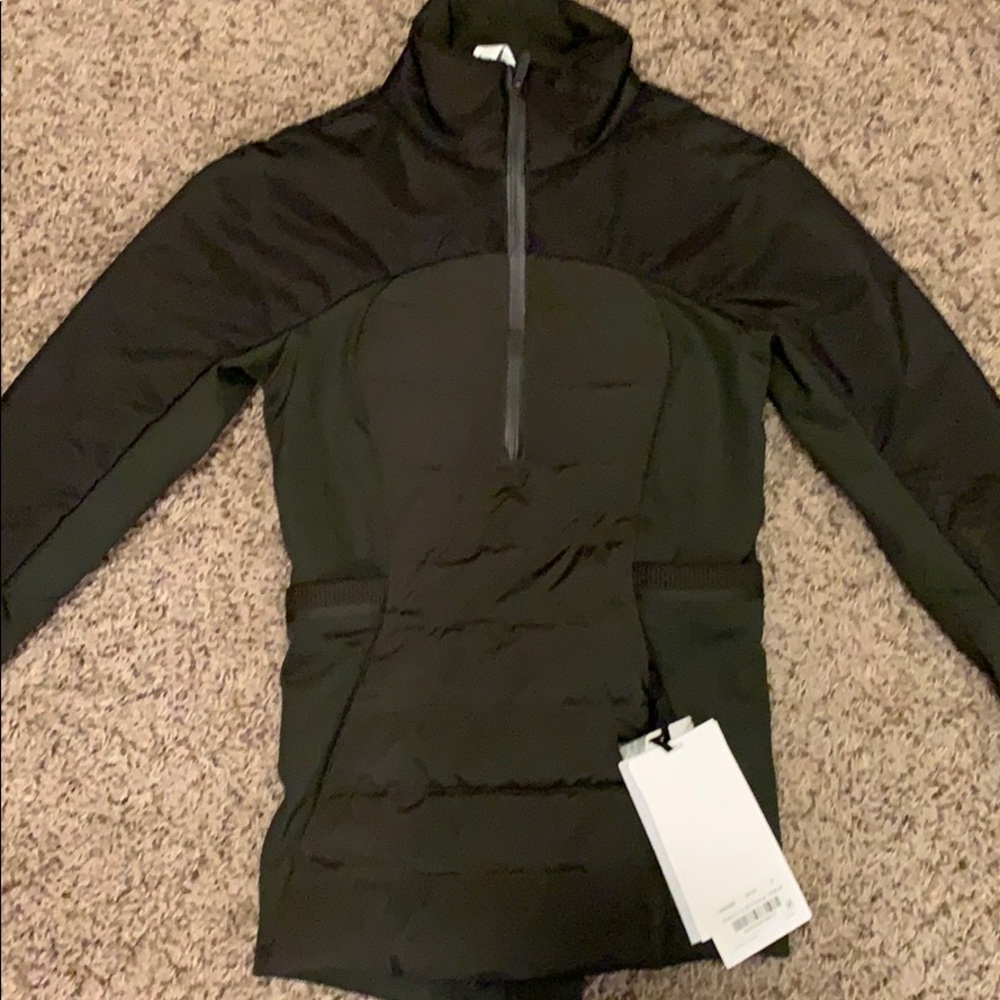 Lululemon down for it all pullover